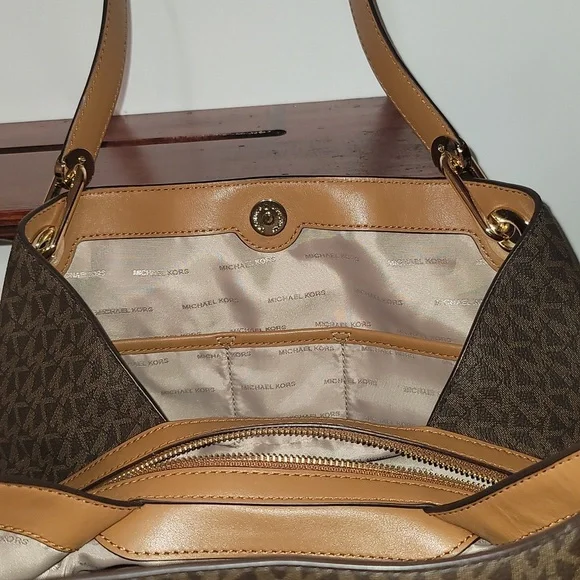 NWT Michael kors monogram  bag - Picture 5 of 5